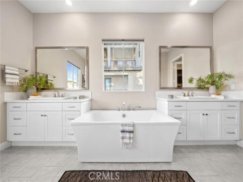 126  Scale  , Irvine, CA