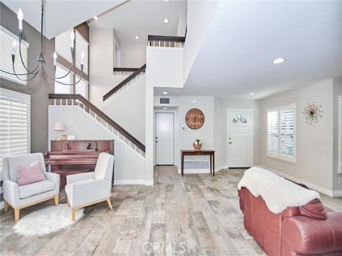 19  Las Cruces  , Irvine, CA