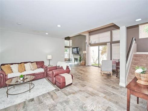 19  Las Cruces  , Irvine, CA