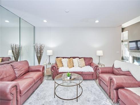 19  Las Cruces  , Irvine, CA