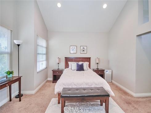 19  Las Cruces  , Irvine, CA