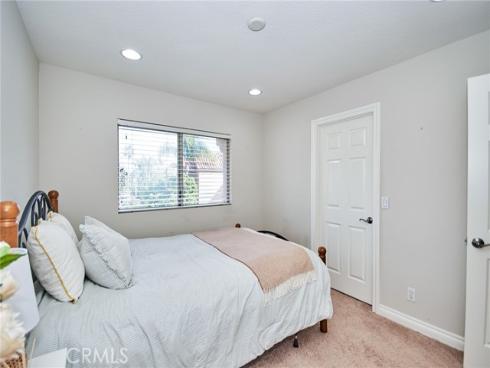 19  Las Cruces  , Irvine, CA