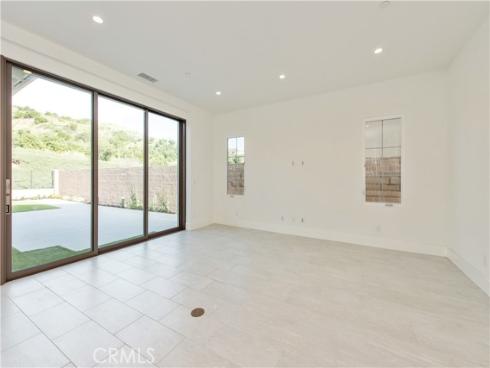 162  Statura  , Irvine, CA