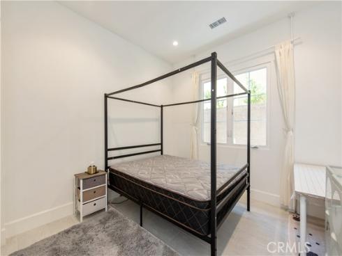 162  Statura  , Irvine, CA