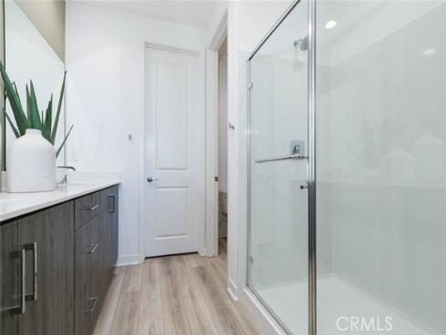 1077  Cadence  , Irvine, CA