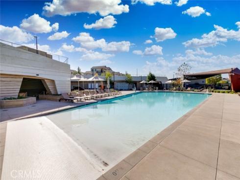 1077  Cadence  , Irvine, CA