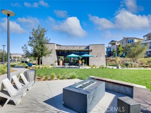 1077  Cadence  , Irvine, CA