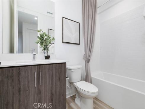 1077  Cadence  , Irvine, CA