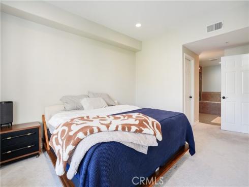 2243  Martin  217 , Irvine, CA