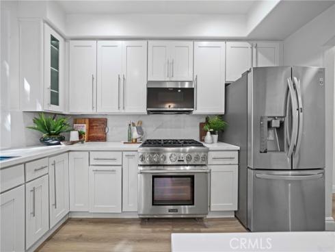 18  Broadleaf  , Irvine, CA