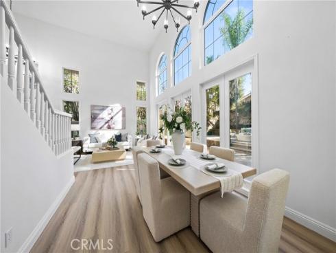 18  Broadleaf  , Irvine, CA