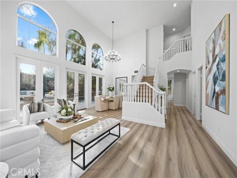 18  Broadleaf  , Irvine, CA