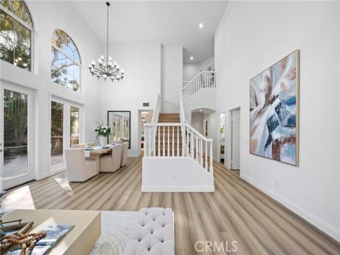 18  Broadleaf  , Irvine, CA