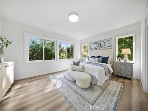 18  Broadleaf  , Irvine, CA