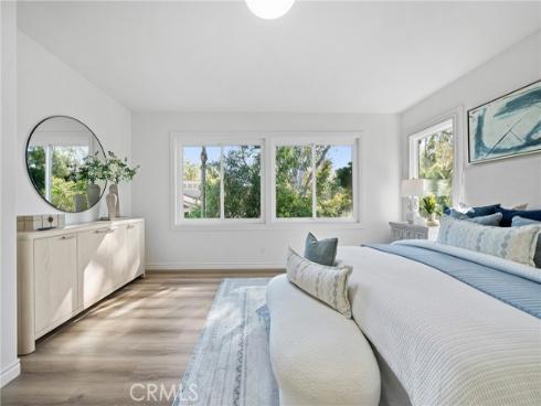 18  Broadleaf  , Irvine, CA