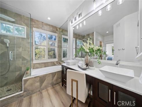 18  Broadleaf  , Irvine, CA