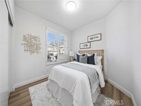 18  Broadleaf  , Irvine, CA