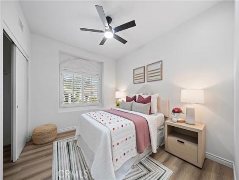 18  Broadleaf  , Irvine, CA