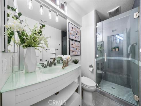 18  Broadleaf  , Irvine, CA