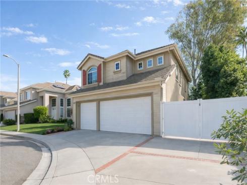 18  Broadleaf  , Irvine, CA