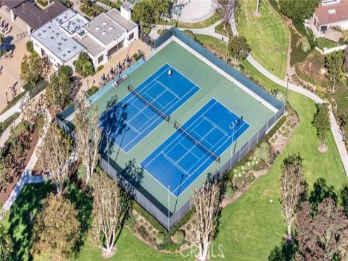 18  Broadleaf  , Irvine, CA