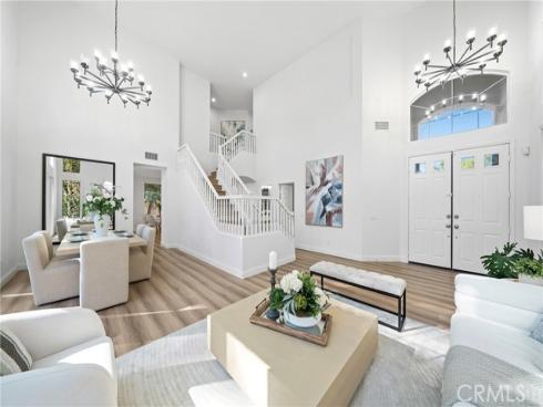 18  Broadleaf  , Irvine, CA