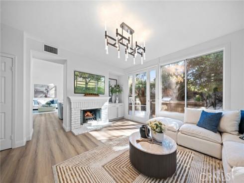 18  Broadleaf  , Irvine, CA