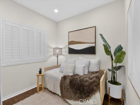 2233  Martin  216 , Irvine, CA