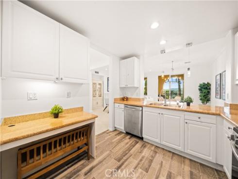 2250  Watermarke  , Irvine, CA