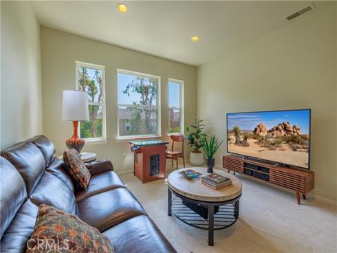 22 Modesto , Irvine, CA