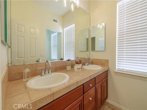 22 Modesto , Irvine, CA