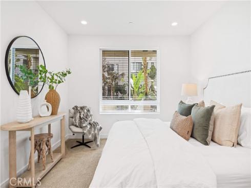 2318  Nolita  , Irvine, CA