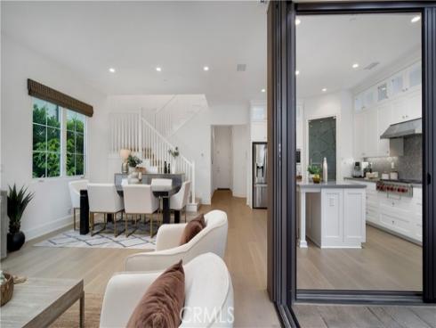 343  Paradiso  , Irvine, CA