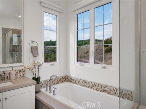 343  Paradiso  , Irvine, CA