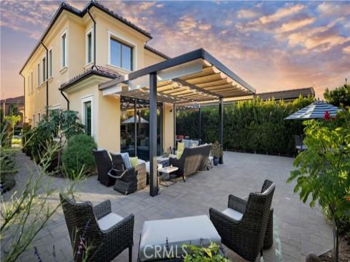 343  Paradiso  , Irvine, CA