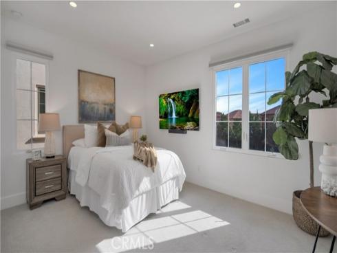 343  Paradiso  , Irvine, CA