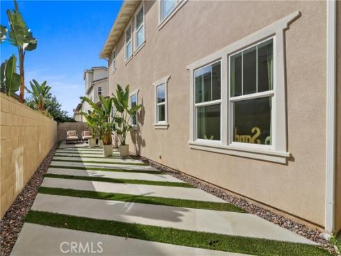 66  Chasma  , Irvine, CA