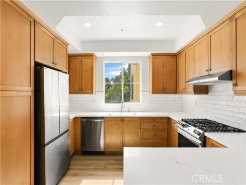 33  Visalia  , Irvine, CA