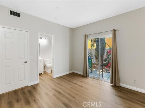 33  Visalia  , Irvine, CA