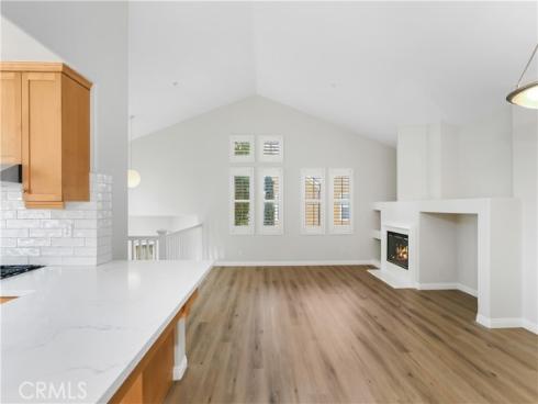 33  Visalia  , Irvine, CA