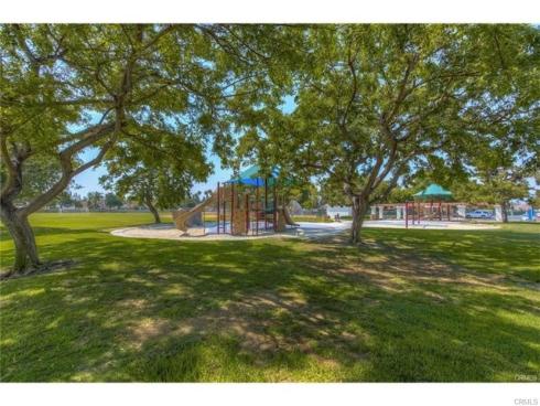 144  Agostino  , Irvine, CA