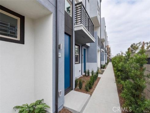 331  Placemark  , Irvine, CA