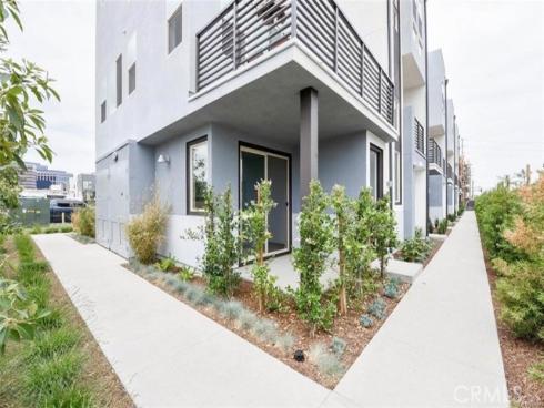 331  Placemark  , Irvine, CA