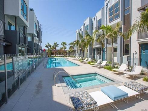 331  Placemark  , Irvine, CA