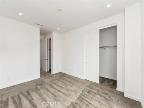 331  Placemark  , Irvine, CA