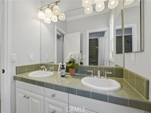 42  Arcade  , Irvine, CA