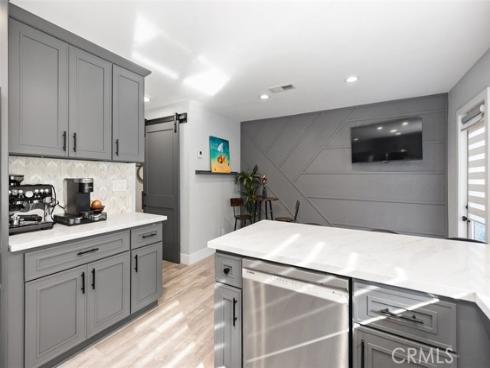 9  Flaxwood  , Irvine, CA