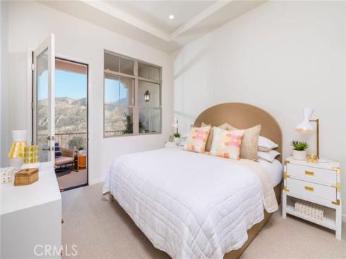 126  Sunnyside  , Irvine, CA