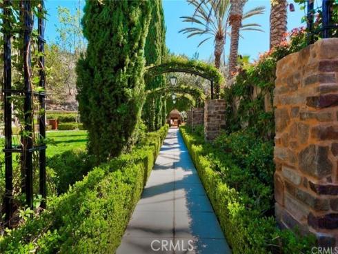 117  White Flower  , Irvine, CA