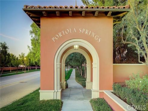 147  Excursion  , Irvine, CA